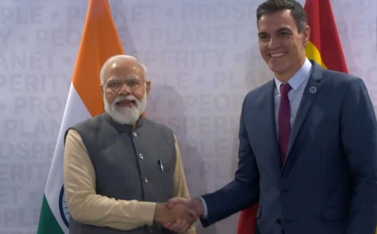 मोदी ने स्पेन के प्रधानमंत्री से बातचीत की